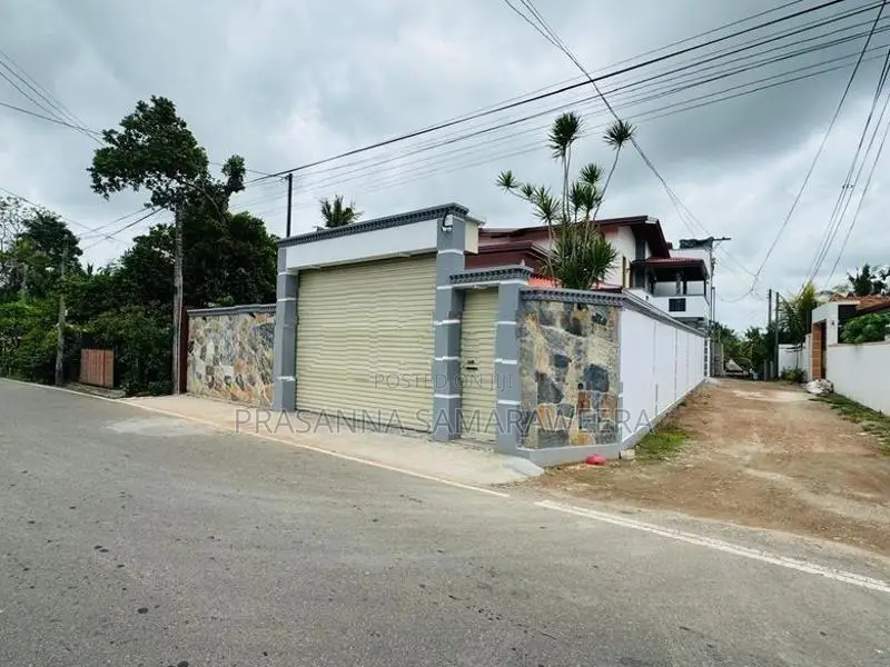 Modern Brand New super luxury 2 Story House-piliyandala