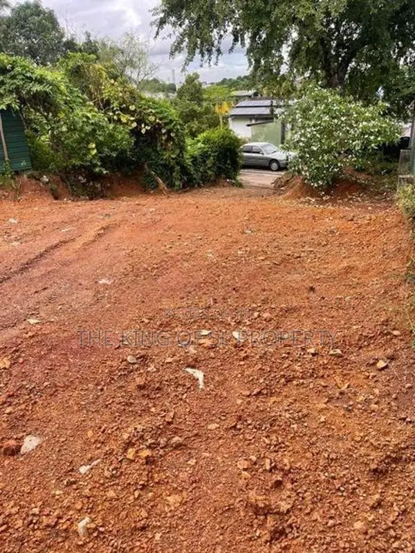Land for sale in Nugegoda ( Mirihana )