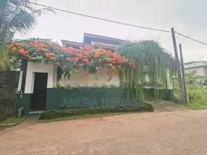 වටරැක පිහිටි සුඛෝපභෝගී නිවසක් ගෘහ භාණ්ඩ සමඟ විකිණීමට. (ID : WTRK001S)