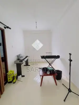 දෙමහල් විශාල නිවසක් මාලබෙන්