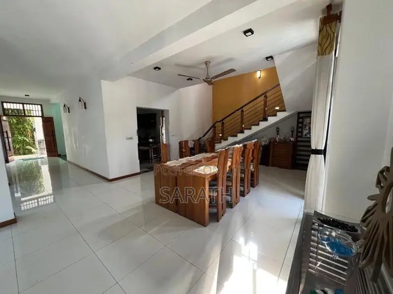 සුඛෝපභෝගී නිවසක් තලවතුගොඩින්