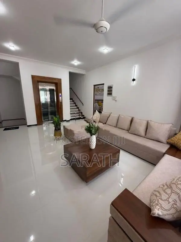 13 P With Super Luxury Brand New House Sale Battaramulla
