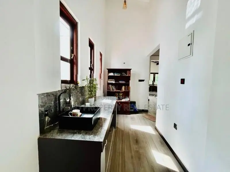 HCHS063Quality Modern Luxury House for Sale in Negombo