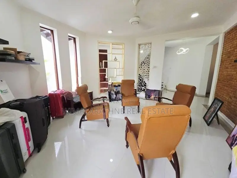 Luxury 2-Storey House with Rooftop for Sale in Pannipitiya #WR02040
