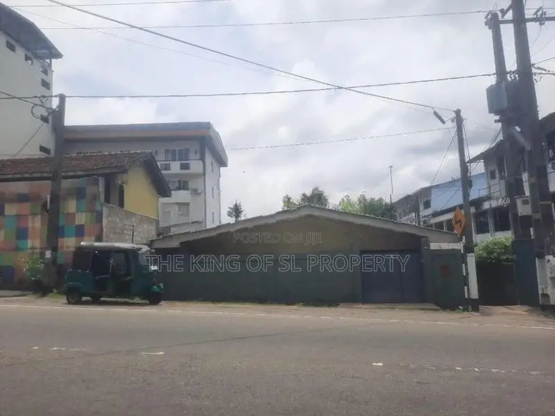 Commercial land for sale in Kotte