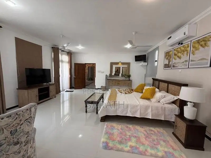 13 P With Super Luxury Brand New House Sale Battaramulla