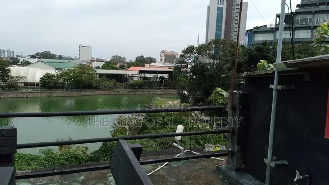 Building for sale in Colombo 02