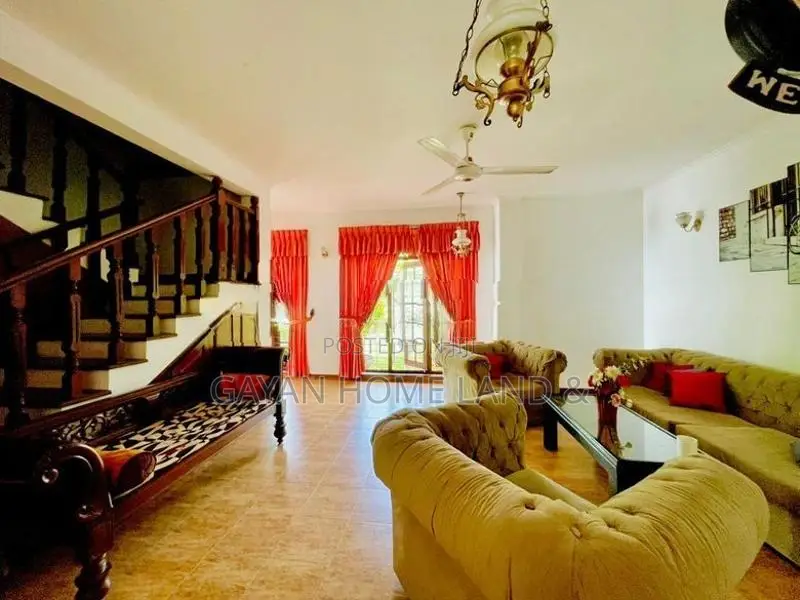 පර්චස් 15.5 ක් සහිත අගනා දෙමහල් නිවසක් විකිණීමට බණ්ඩාරගම නගරාසන්නයෙන්