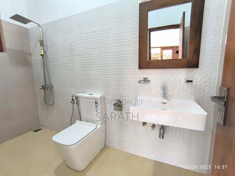 Strong Structure Luxury House In Talawatugoda