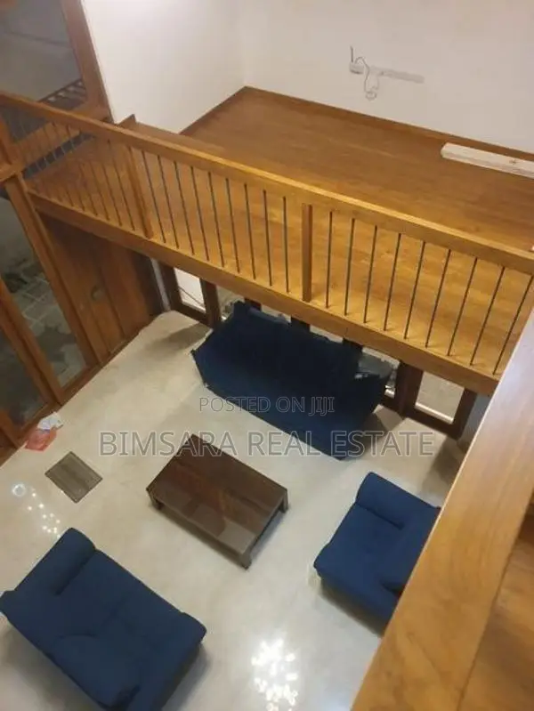 LUXURY HOUSE WITH A ROOF TOP SWIMMING POOL FOR LEASE IN COL 8 | LH0323