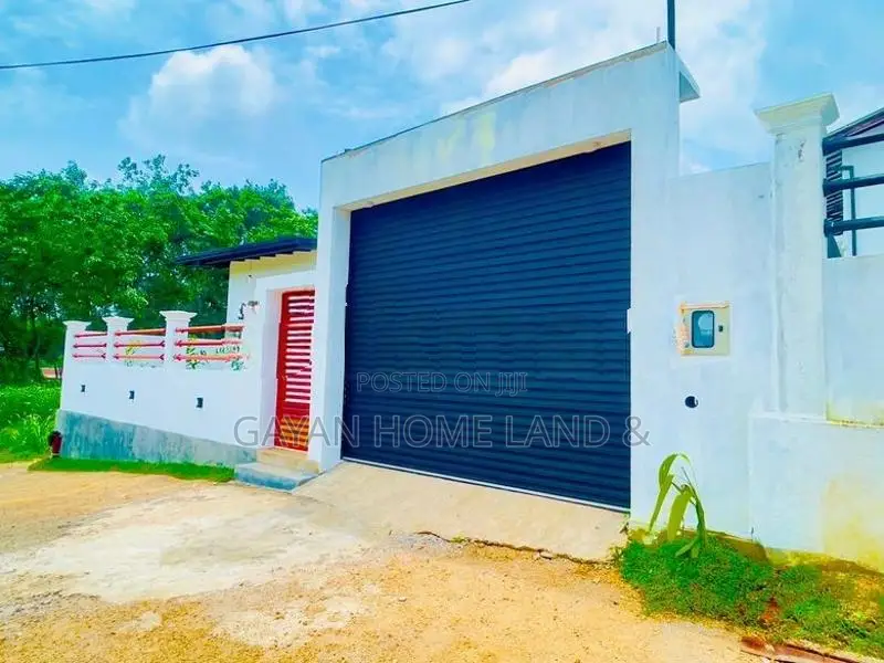 Brand New Quality Spacious House For Sale In Kahathuduwa Polgasowita