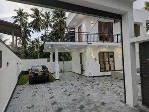 Brand new house with swimming pool for sale in Sapugaskanda
