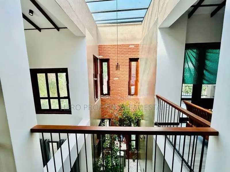 HCHS063Quality Modern Luxury House for Sale in Negombo