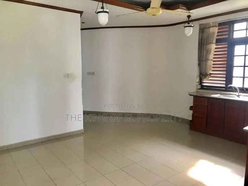 House for sale in Dehiwala (Nedimala )