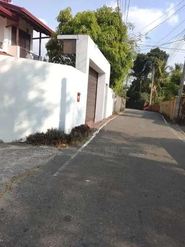 Land for sale in Pannipitiya