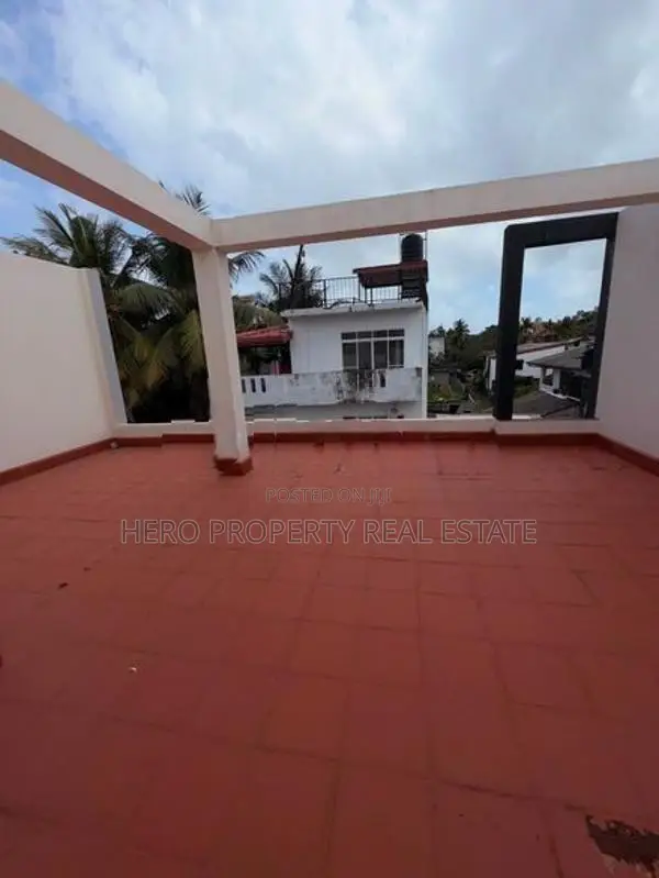 HCS072 - Luxury Quality Valuable House for Sale in Dehiwala