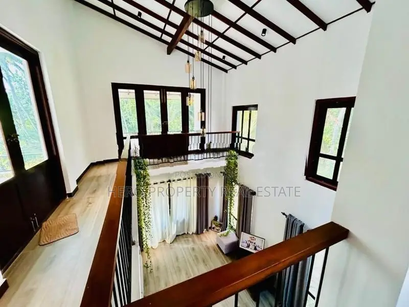 HCHS063Quality Modern Luxury House for Sale in Negombo
