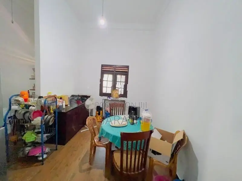 දෙමහල් විශාල නිවසක් මාලබෙන්