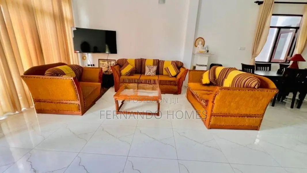 Very Near Temple Road Down Floor Complete New House Sale In Negombo