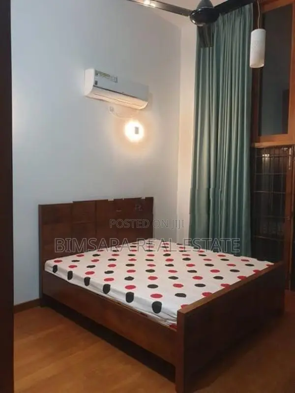 LUXURY HOUSE WITH A ROOF TOP SWIMMING POOL FOR LEASE IN COL 8 | LH0323