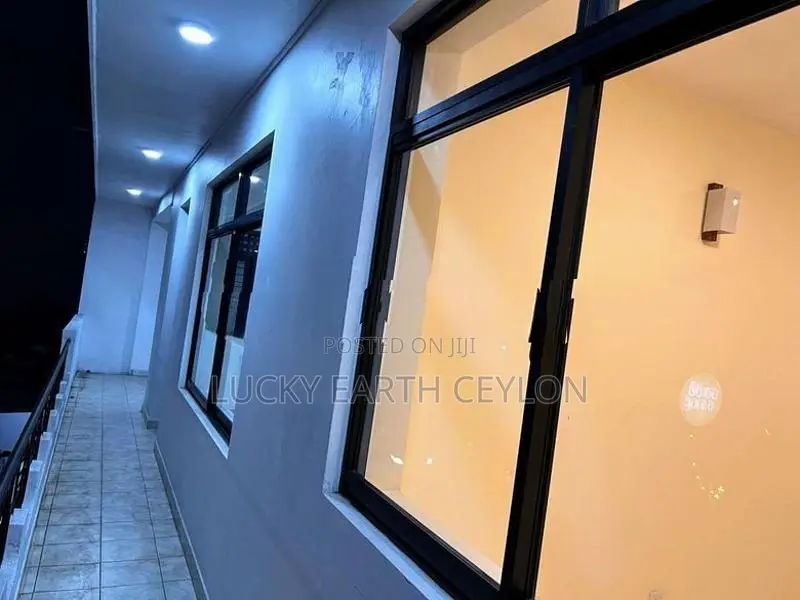 Nugegoda, 1St Floor, Unfurnished Apartment For Rent (MG1352)