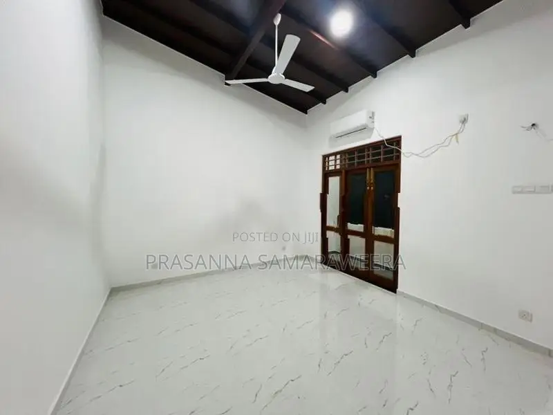 Modern Brand New super luxury 2 Story House-piliyandala