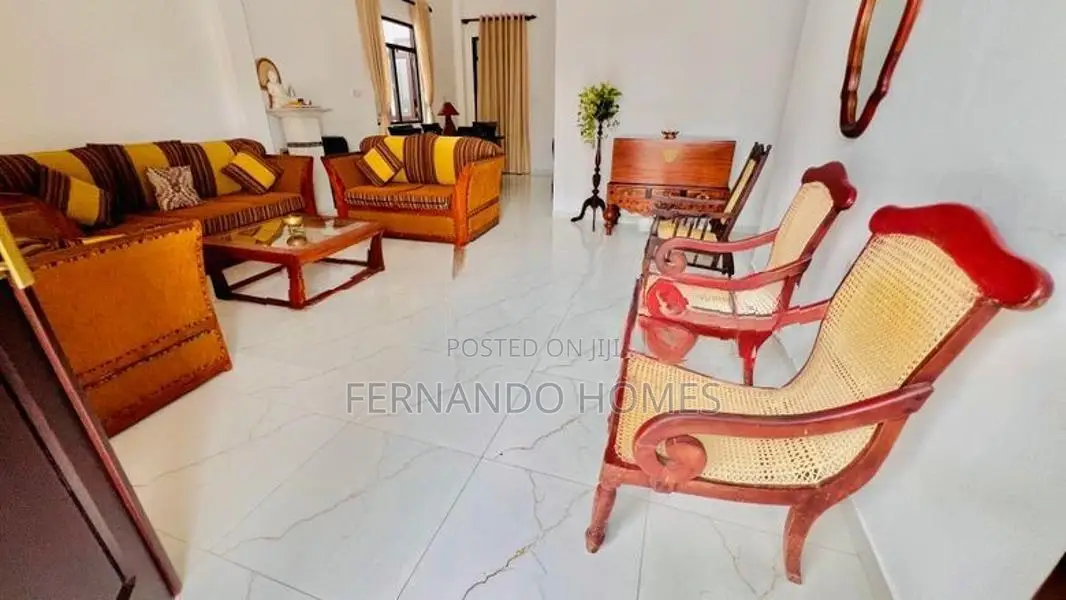 Very Near Temple Road Down Floor Complete New House Sale In Negombo