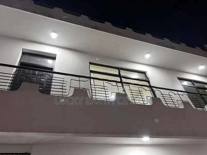 Nugegoda, 1St Floor, Unfurnished Apartment For Rent (MG1352)