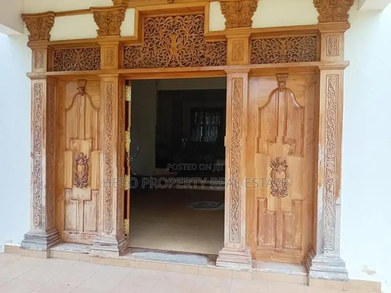 HCHR055 - Huge Modern House for Rent in Negombo