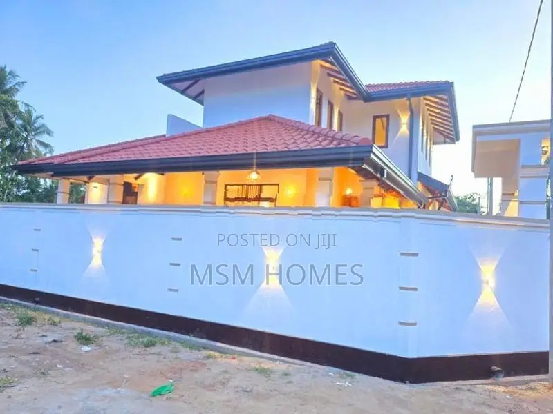 Negombo Brand New House For Sale in Daluwakotuwa