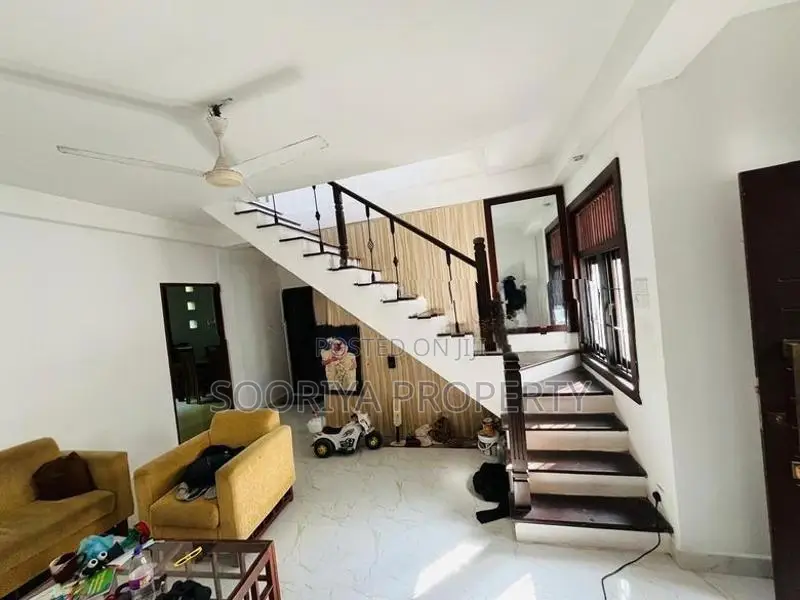 කැස්බෑව නගරයට ආසන්නව නිවසක් විකිණීමට - PILIYANDALA HALPITA .