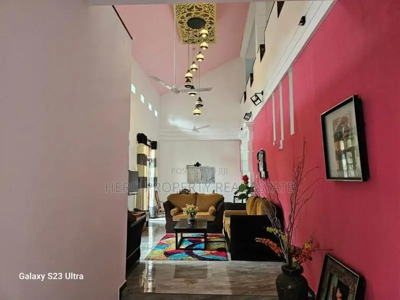 3 Story Modern House for Rent in Piliyandala