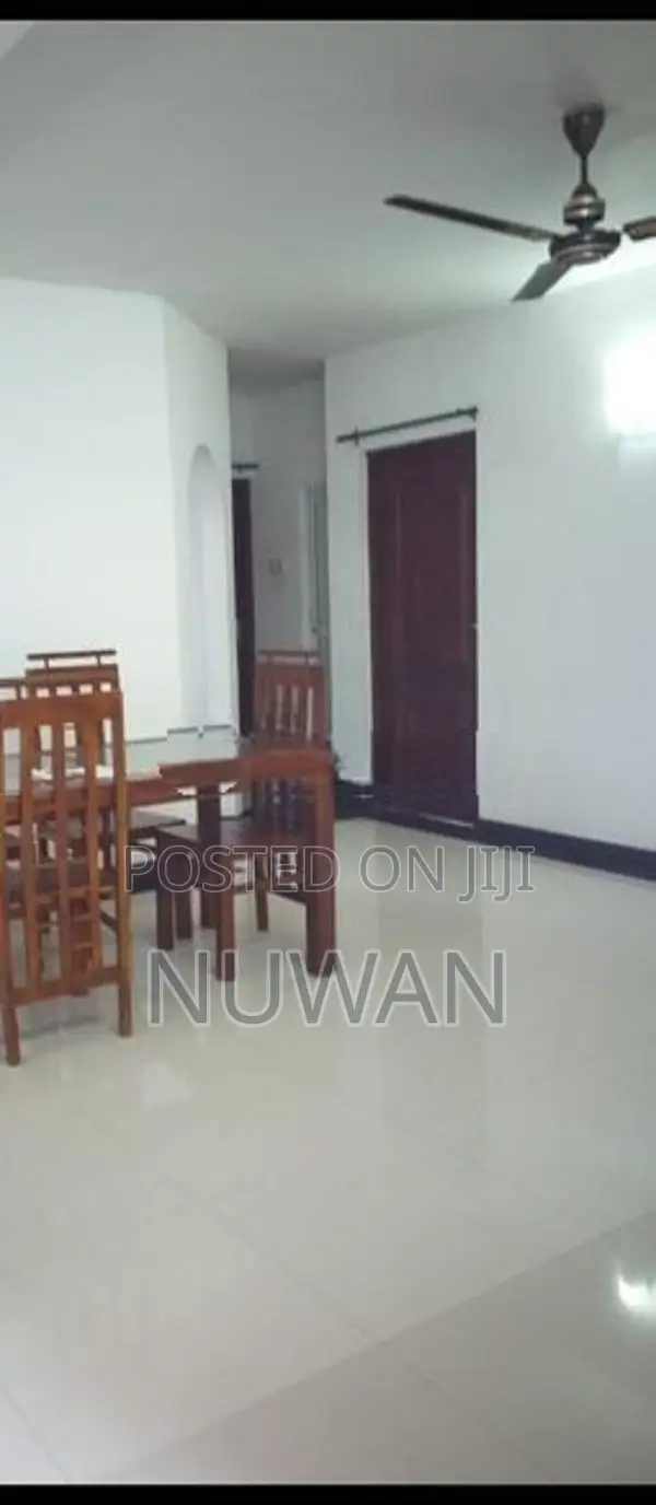 (56R383) 3rd.floor apartment in Colombo 05