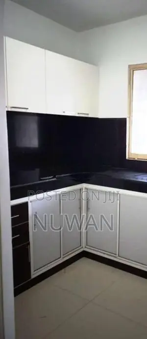 (56R383) 3rd.floor apartment in Colombo 05