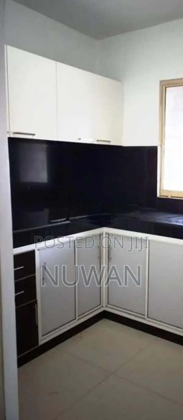 (56R383) 3rd.floor apartment in Colombo 05