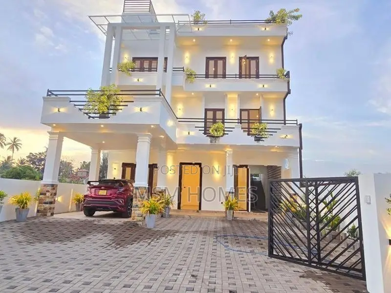 Three Story Brand New Luxury Apartment House For Sale in Negombo