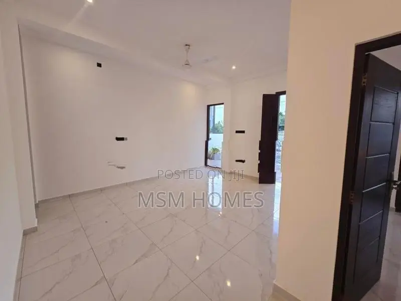 Three Story Brand New Luxury Apartment House For Sale in Negombo