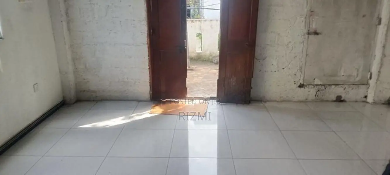 first floor 2BR house for rent in kirulapana balapokuna rd