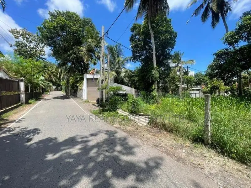 Residential Land For Sale In Thalawathugoda