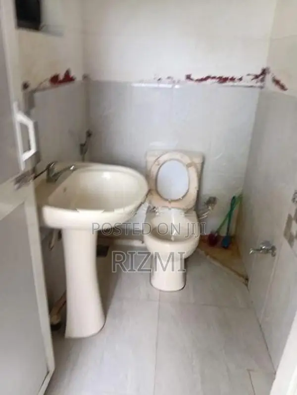 first floor 3BR house for rent in mount lavinia gunaratna mawata