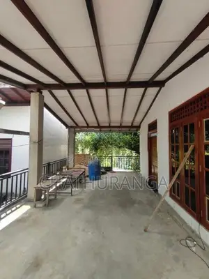 UPPER FLOOR RENT KADAWATHA NEAR HIGHWAY