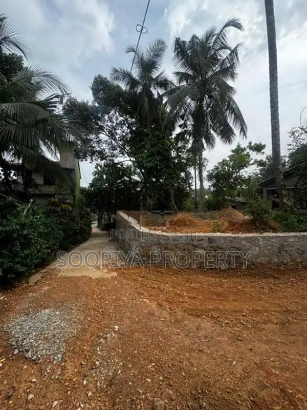 VALUABLE LAND FOR SALE IN ATHURUGIRIYA ROAD, MALABE, ARANGALA