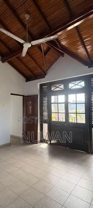 ( BAR4201) 3 storied stand along house in Battaramulla