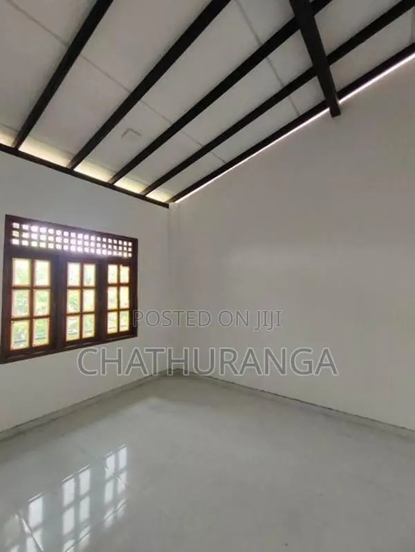 UPPER FLOOR RENT KADAWATHA NEAR HIGHWAY