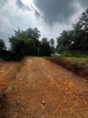VALUABLE LAND FOR SALE IN ATHURUGIRIYA ROAD, MALABE, ARANGALA
