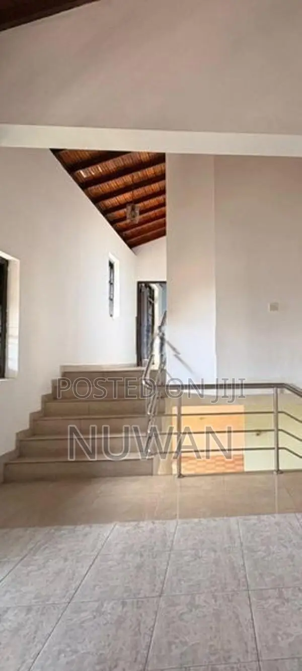 ( BAR4201) 3 storied stand along house in Battaramulla