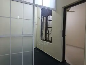 ground floor 2BR house for rent in watrapola road mount lavinia