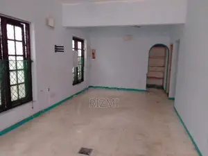 10.14 perches land with old house in boralasgamuwa near cycle park