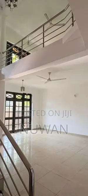 ( BAR4201) 3 storied stand along house in Battaramulla