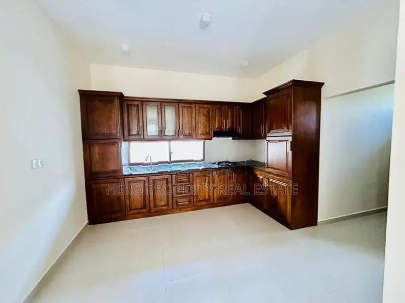 HCHS062 - Stunning Luxury House for Sale in Negombo